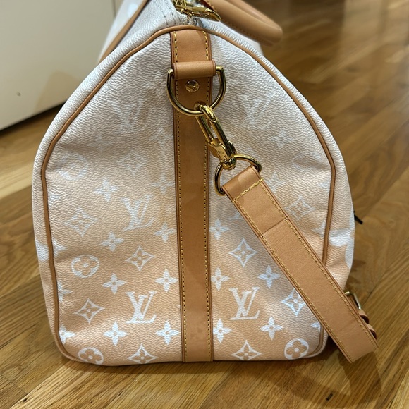 Authentic Louis Vuitton Keepall Bandouliere Gradient Pastel - Picture 4 of 16